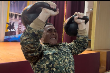 Фотография к новости: Ұлттық спорт күні. Әскерилер күш сынасты