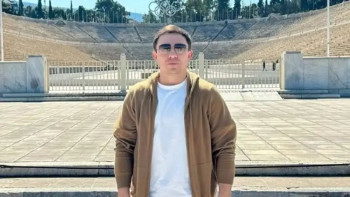 Фотография к новости: Геннадий Головкин Қазақстан құрамасын қолдау үшін Афинаға ұшып барды