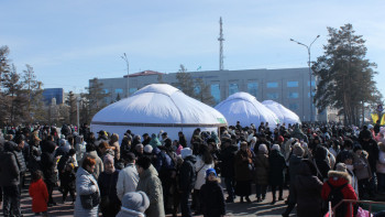 Фотография к новости: Қошқар көтеру. Шеберлер ауылы. Ертіс жұрты Әз-Наурызды қалай тойлады