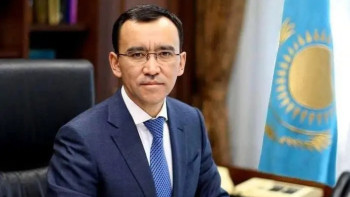 Фотография к новости: Мәулен Әшімбаев қазақстандықтарды Наурыз мейрамымен құттықтады