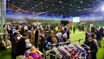 Фотография к новости: "Наурыз базары": Жәрмеңке астаналықтарды несімен таң қалдыруда