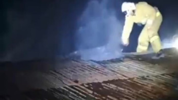 Фотография к новости: Өрт сөндірушілер Алматыда тұрғын үйдегі өрттен 3 адамды құтқарды