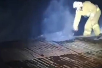 Фотография к новости: Өрт сөндірушілер Алматыда тұрғын үйдегі өрттен 3 адамды құтқарды