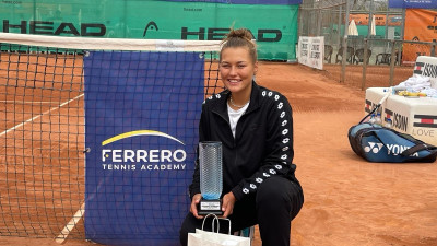 Теннис: Соня Жиенбаева – Испаниядағы жарыстың жеңімпазы