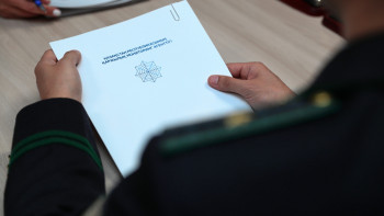 Фотография к новости: Алматыда көлік заңдастыруды іске асырған қылмыстық жүйе әшкереленді