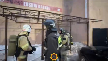 Фотография к новости: Астанада бес қабатты паркинг өртенді