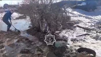 Фотография к новости: Ауыл тұрғындарына Ақмола облысының құтқарушылары көмектесуде