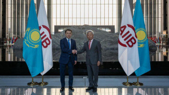 Фотография к новости: Көлік министрі ҚХР қаржы институттарының басшыларымен кездесті