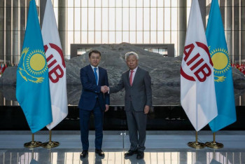 Фотография к новости: Көлік министрі ҚХР қаржы институттарының басшыларымен кездесті