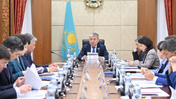 Фотография к новости: Сенаторлар: Іске асып жатқан инновациялық жобалар экономиканың нақты секторынан сырт қалған