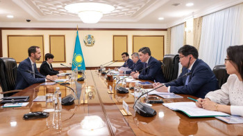 Фотография к новости: Бектенов елге қаржылық ресурстарды тарту мәселелерін талқылады