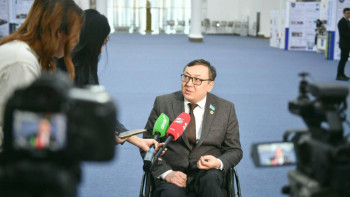 Фотография к новости: "Дипломмен ауылға": Депутат жастарға 10 миллион теңге беруді ұсынды