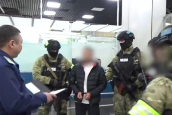 Фотография к новости: Іздеуде жүрген 2 қылмыскер Түркиядан елге жеткізілді