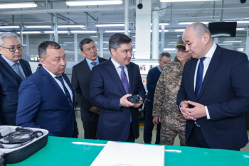 Фотография к новости: Бектенов СҚО-ның ірі кәсіпорындарын аралады