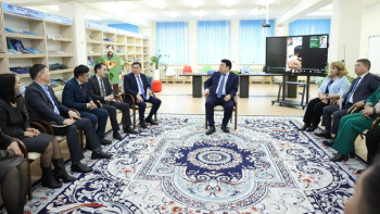 Фотография к новости: Кадрлық резервке алынған педагогтер  еліміздің 100-ге жуық  мектебіне  басшылыққа тағайындалды