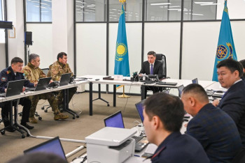 Фотография к новости: Бектенов: Қазір бастысы – адам өмірін сақтап қалу және апат зардаптарын азайту