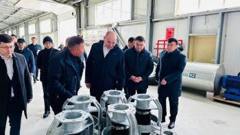 Фотография к новости: Қанат Шарлапаев: отандық тауар өндірушілердің бәсекелестік артықшылығын қамтамасыз ететін шаралар қажет