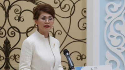 Министр Аида Балаева желідегі жалған жарнамаға қатысты пікір білдірді