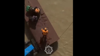 Фотография к новости: Ақтөбе облысында адамдарды тікұшақтармен эвакуациялау жалғасуда