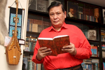 Фотография к новости: Мемлекет басшысы жазушы Сәбит Досановтың отбасына көңіл айтты