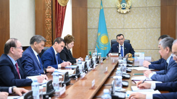 Фотография к новости: Әшімбаев: Сенаторлар өңірлерде су тасқынымен күреске өз үлестерін қосуда