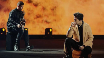 Фотография к новости: Қазақстандық қобызшы Димашпен бірге Венгрия мен Түркияда өнер көрсетеді