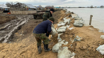 Фотография к новости: Атырау облысы. Қосқұлақ және Бүйрек елді мекенінің тұрғындарын эвакуациялап жатыр