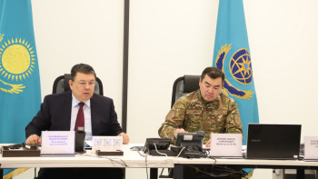 Фотография к новости: Тәулік бойы бақылау. ТЖМ-де өткен кеңесте су тасқынына қарсы шаралар талқыланды