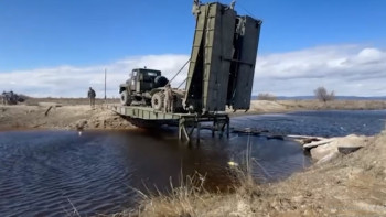 Фотография к новости: Су тасқыны. Әскерилер Аягөз ауданында көпір орнатты