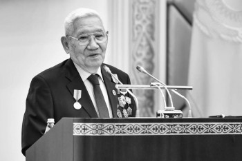 Фотография к новости: Тоқаев мемлекет және қоғам қайраткері Өмірбек Байгелдінің отбасына көңіл айтты