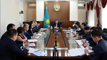 Фотография к новости: Көкшетауда су тасқынынан зардап шеккендерге келтірілген залалды өтеу бойынша кеңес өткізілді