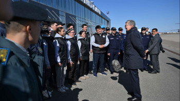 Фотография к новости: Мемлекет басшысы құтқарушылармен және еріктілермен кездесті