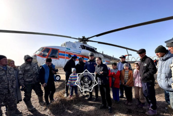 Фотография к новости: Шет ауданының тұрғындарына гуманитарлық көмек көрсетілді