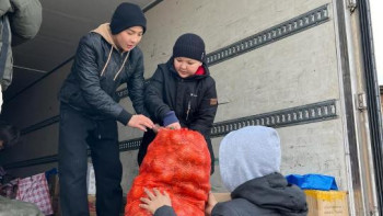 Фотография к новости: Үкіметтік емес ұйымдар Ақтөбеге 7 тонна гуманитарлық көмек жіберді