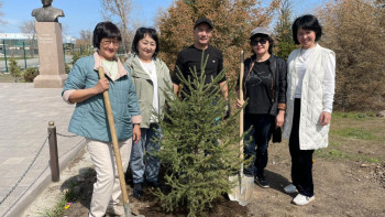 Фотография к новости: Жаңа серпін алған ауыл мектебіне түлектері алғыс айтты