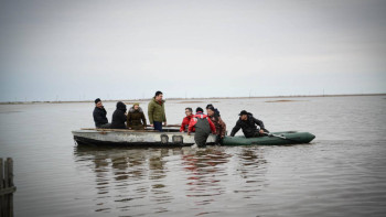 Фотография к новости: Су тасқыны: Ақтөбеде тұрғындарға біржолғы әлеуметтік төлемдер беріле бастады