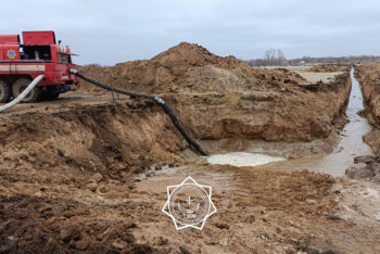 Фотография к новости: Павлодар облысы Шарбақты ауданында ұзындығы 800 м траншея қазылды