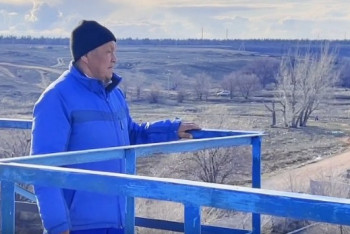 Фотография к новости: Ақтөбелік краншы зейнеткер туған қаласын төтенше жағдайдан шығаруға көмектесті