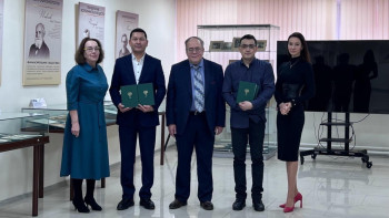 Фотография к новости: Елімізге қазақ ғылымының қалыптасуына қатысты құжаттар жеткізілді