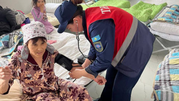 Фотография к новости: Су тасқыны. Зардап шеккен 800-ден аса адамға медициналық көмек көрсетілді