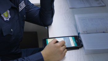 Фотография к новости: Көлік тізгінінде телефон пайдаланғандар жауапқа тартылды