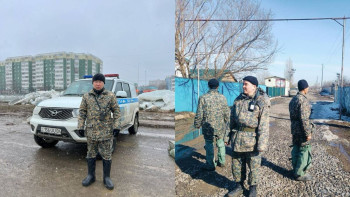 Фотография к новости: Ұландықтар су басқан аймақтарда тәулік бойы қызмет атқарып жүр