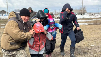 Фотография к новости: Су басуға бейім елді мекендерде құтқарушылар саны көбейтіледі