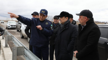 Фотография к новости: Сенаторлардың өңірлердегі тасқын суға қарсы күресі жалғасын тапты