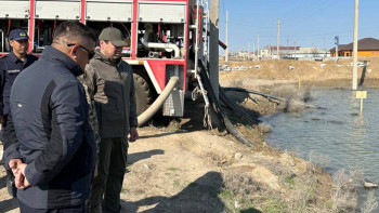 Фотография к новости: Жылыойда су алған 2798 үйдің 12-сінен су кетті