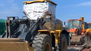 Фотография к новости: Батыс Қазақстанға су тасқынына қарсы күреске арнайы және инженерлік техника жіберілді