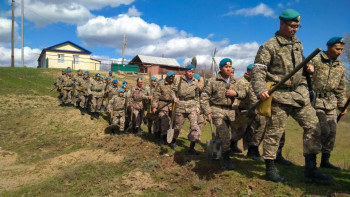 Фотография к новости: Су тасқынына қарсы бір тәулікте 2 мыңнан астам әскери қызметші тартылды
