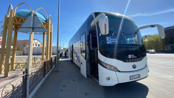 Фотография к новости: Құлсарыда қоғамдық көлік қозғалысы қалыпқа келіп, сауда нысандары қайта ашылды