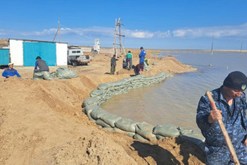 Фотография к новости: "Қауіпті деңгейге жарты-ақ метр қалды": БҚО-да жағдай күрделі