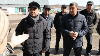 Фотография к новости: Сенаторлар тасқын судан зардап шеккен облыстардың тұрғындарымен кездесті